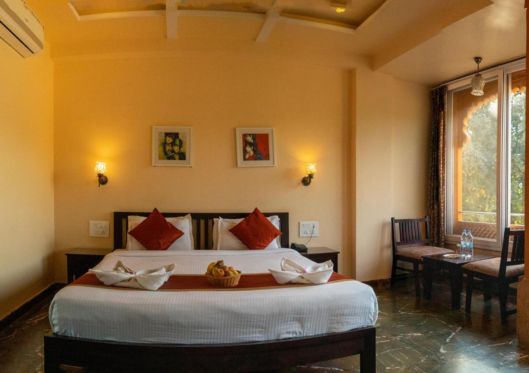 Udai Nature Valley Resort - A Peace Full Farmhouse Resort ウダイプル エクステリア 写真