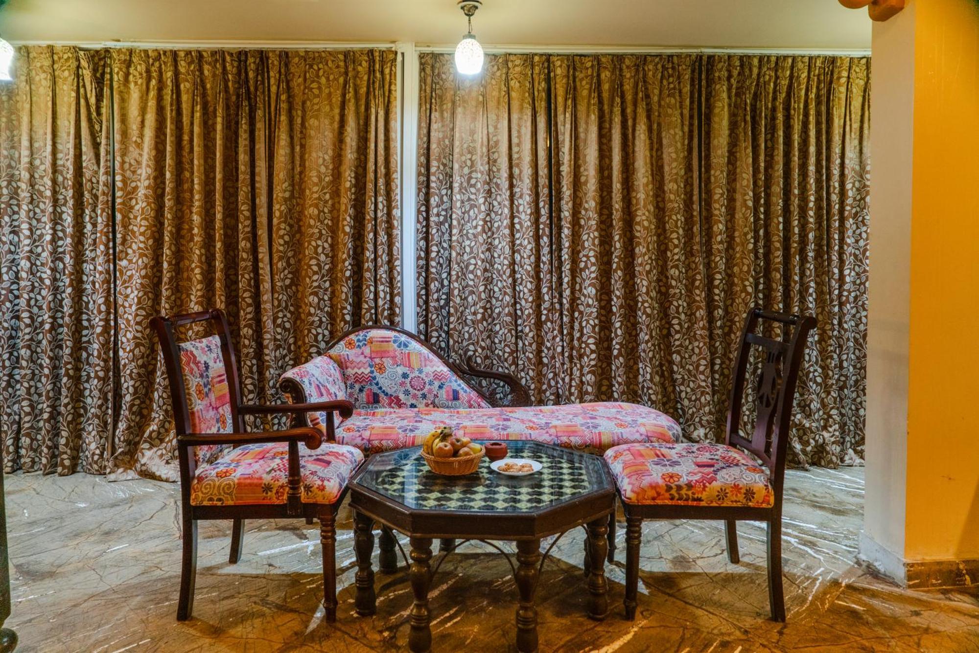 Udai Nature Valley Resort - A Peace Full Farmhouse Resort ウダイプル エクステリア 写真