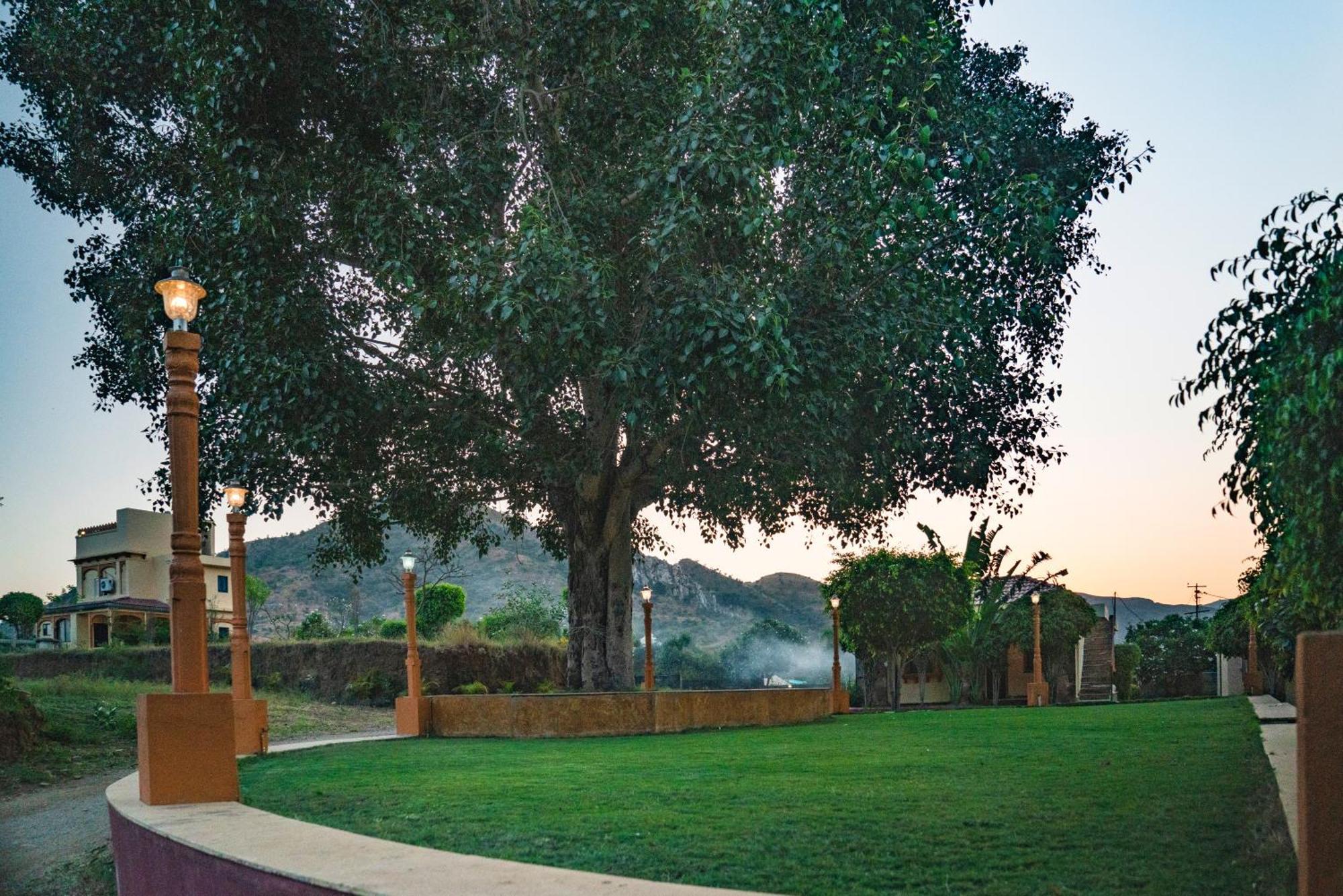 Udai Nature Valley Resort - A Peace Full Farmhouse Resort ウダイプル エクステリア 写真