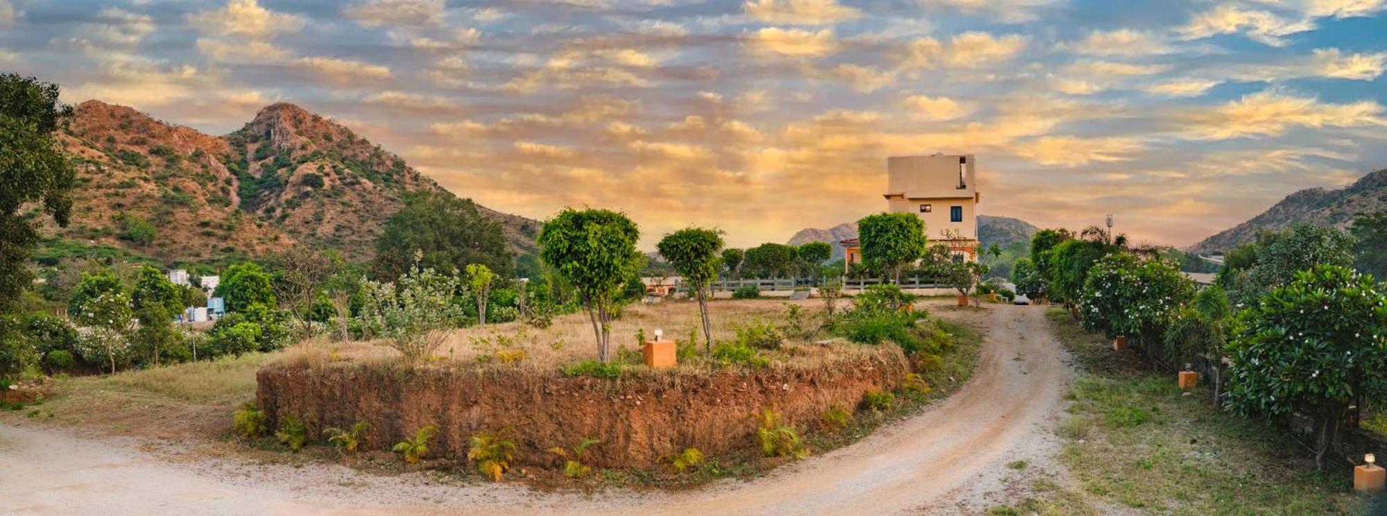 Udai Nature Valley Resort - A Peace Full Farmhouse Resort ウダイプル エクステリア 写真